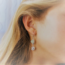 V-land earrings